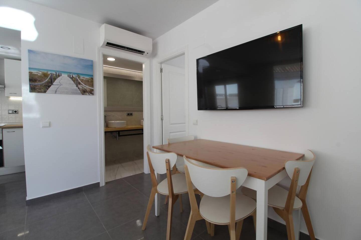 Ama Apartment *